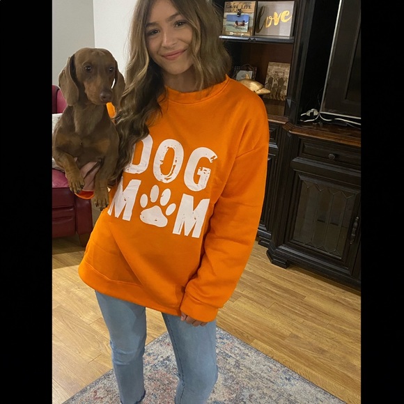 Aluna Levi Tops - Dog mom sweatshirt